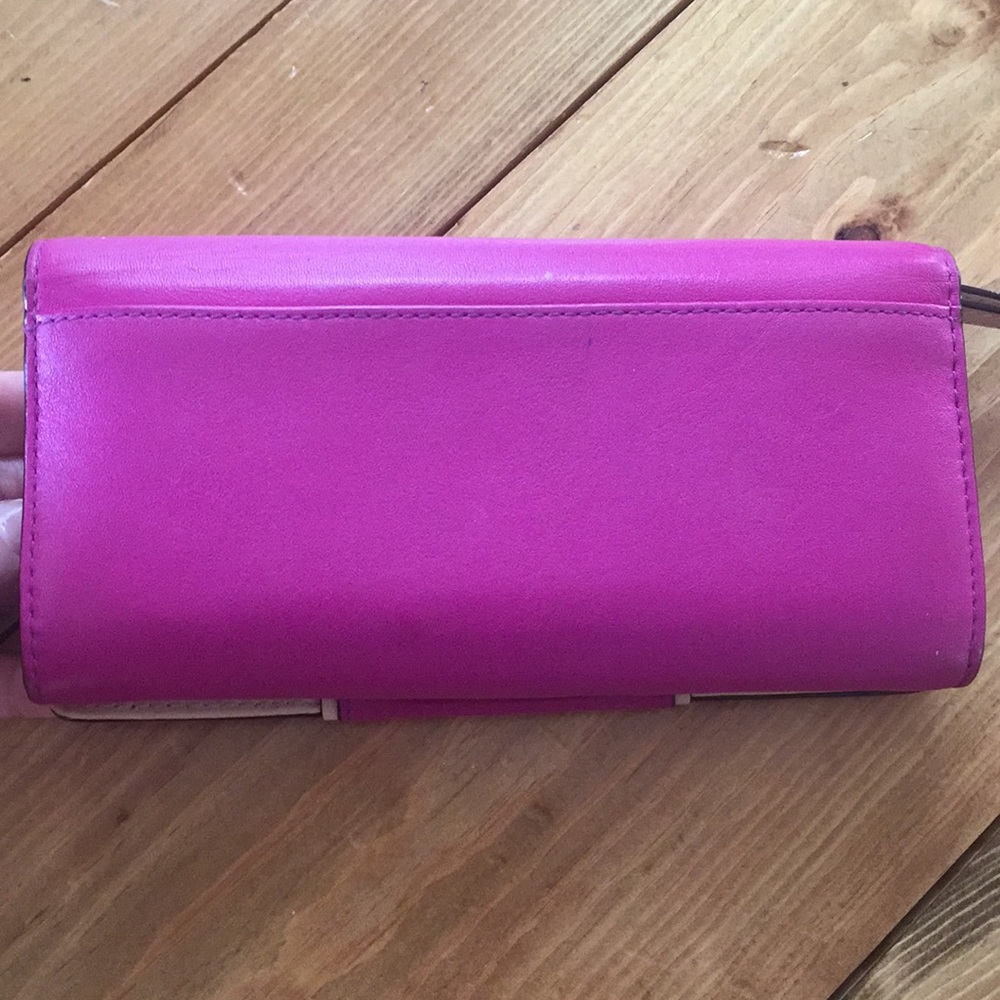 Kate Spade ♠️ Fuchsia Turn-lock Wallet/Wristlet - Picture 4 of 7